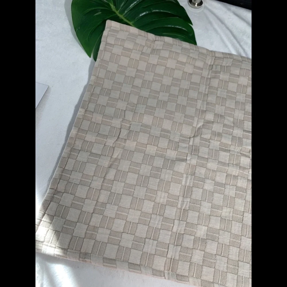 NIB Hotel Collection Diamond Embroidered (1) Standard Pillow Sham Case‎ #257